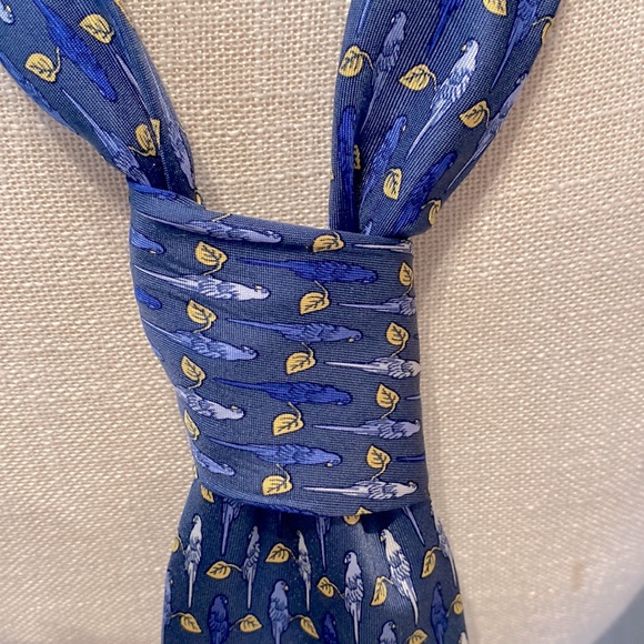 Mens Burberry 💯% Silk Steely Blue Bird TIE. Like NEW Condition! Pristine 🦜60” - Picture 5 of 15